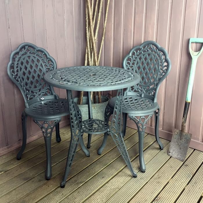 IVY Bistro Set (Tisch mit 2 Stühlen)