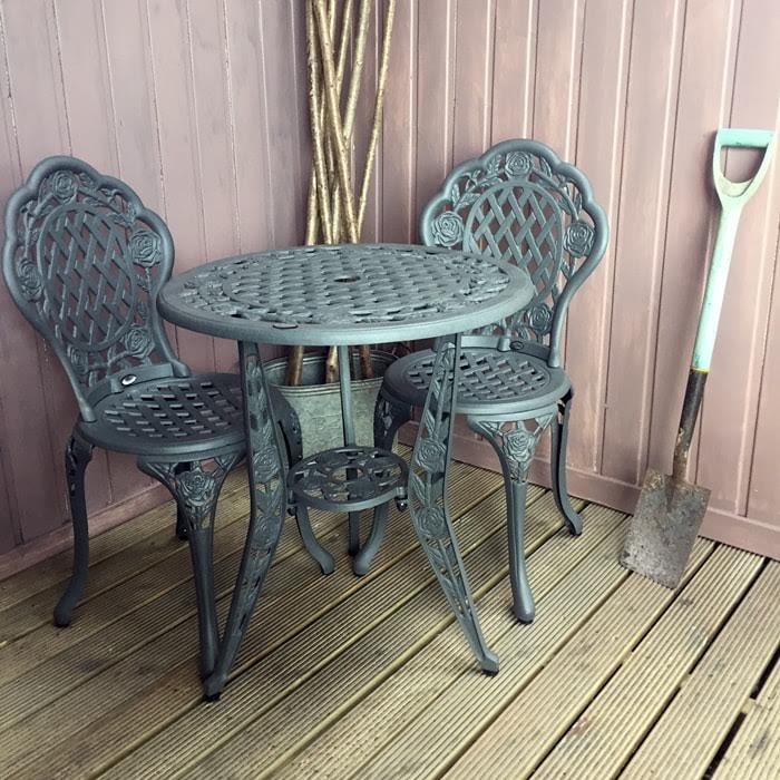 ROSE Bistro Set (Tisch mit 2 Stühlen)